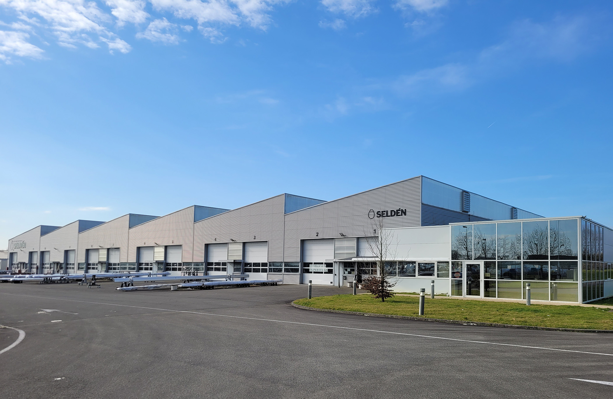 Seldén Mast expands its production of carbon fiber products
