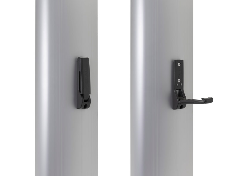 Mast climbing steps